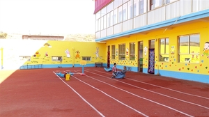 红太阳幼儿园墙绘